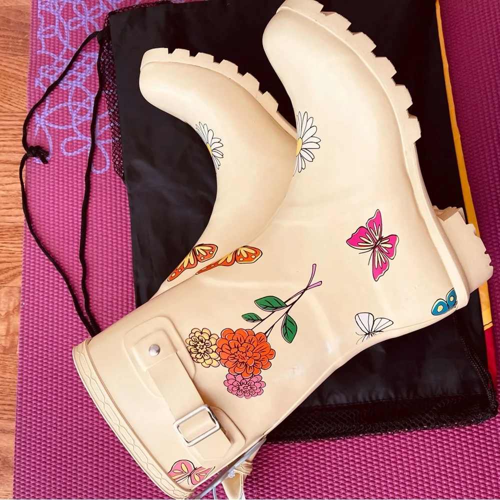 Disney parks women rain boots size7